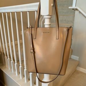 Michael Kors Leather Tote. Excellent condition!!!❤️